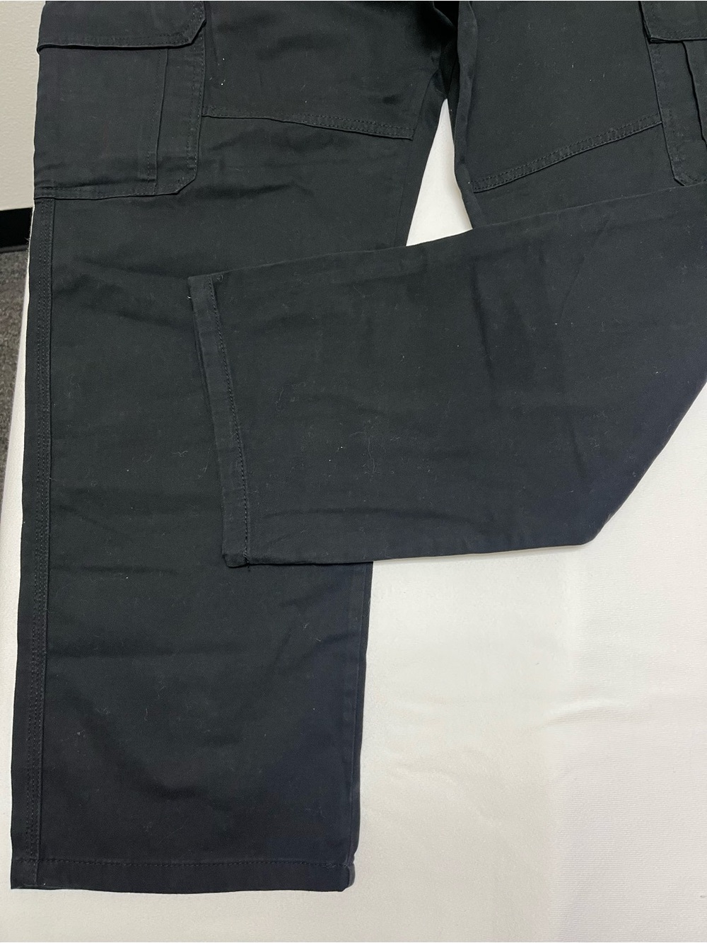 Wrangler Men’s Relaxed Fit Black Pants NWT 38x30 Epic Soft Straight Leg - Picture 2 of 8